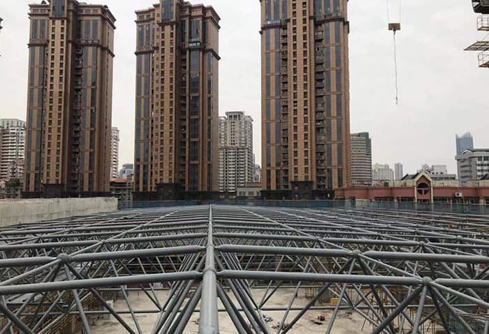 双辽螺栓球网架结构
